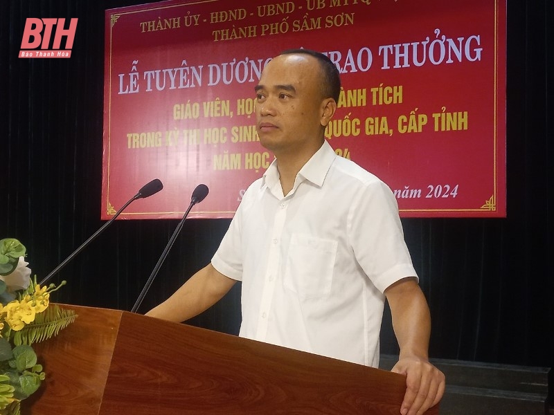 TP Sầm Sơn: Tuyên dương hơn 200 giáo viên và học sinh có thành tích cao trong các kỳ thi học sinh giỏi