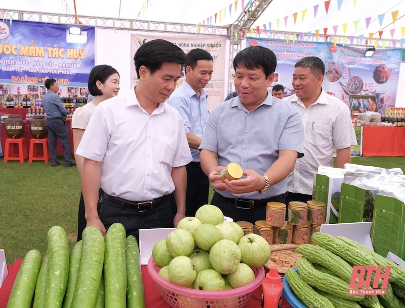 Phiên chợ thực phẩm an toàn năm 2024 khai mạc tại huyện Cẩm Thuỷ