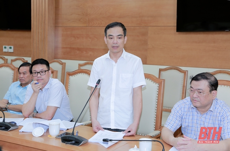Phó Chủ tịch UBND tỉnh Lê Đức Giang nghe báo cáo tình hình thực hiện một số đăng ký m88 tiêu úng trên địa bàn