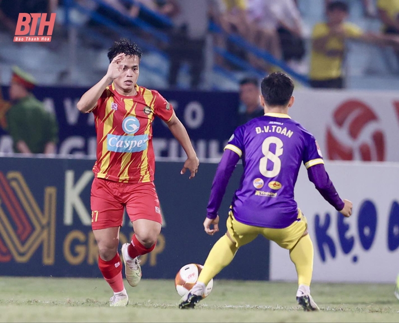 Thua ngược, Đông Á Thanh Hóa chưa thể xóa dớp sân Hàng Đẫy