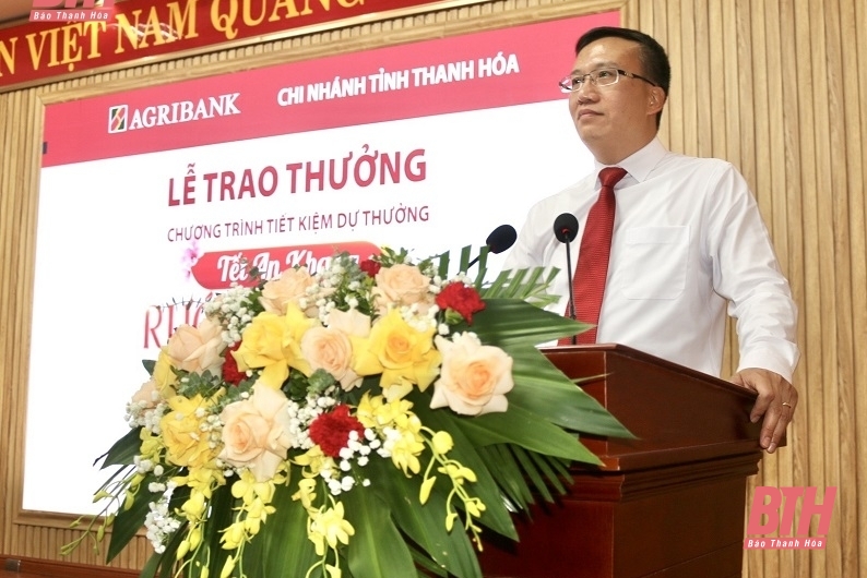 Agribank Thanh Hóa trao thưởng chương trình tiết kiệm dự thưởng “Tết an khang - Rước xế sang”