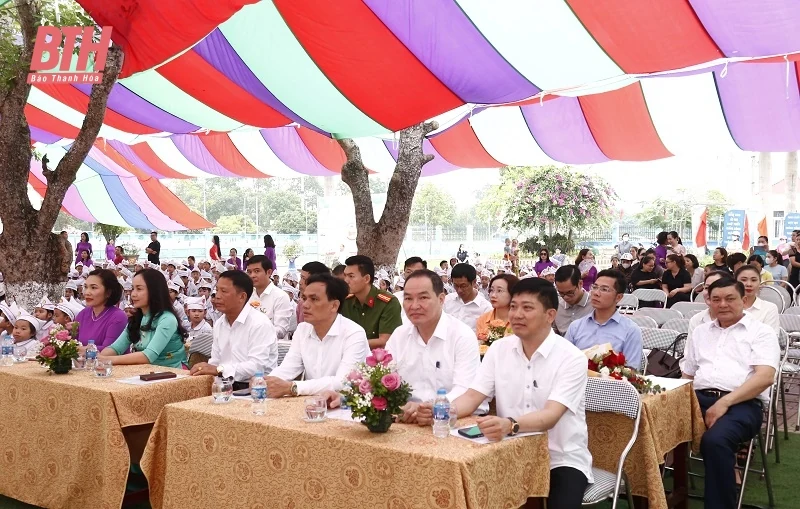Trường Tiểu học Quảng Tâm tổng kết năm học và đón nhận Bằng khen của Bộ Giáo dục và Đào tạo