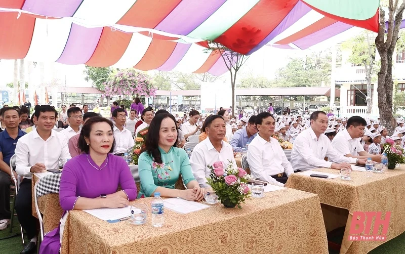 Trường Tiểu học Quảng Tâm tổng kết năm học và đón nhận Bằng khen của Bộ Giáo dục và Đào tạo