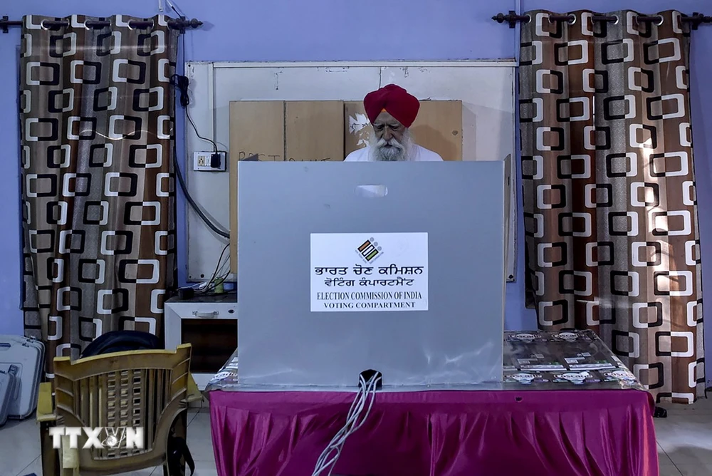 Cuộc tổng tuyển cử lớn nhất thế giới ở Ấn Độ: Đường dài hay sức ngựa