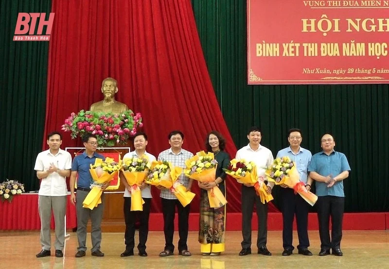 Bình xét thi đua ngành giáo dục miền núi năm học 2023-2024