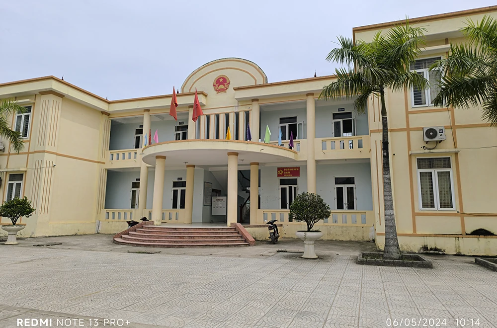 [Multimedia] Lấp mương, làng lo... lỡ vụ lúa