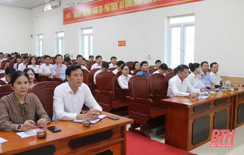 Đại biểu HĐND tỉnh tiếp xúc cử tri tại huyện Đông Sơn