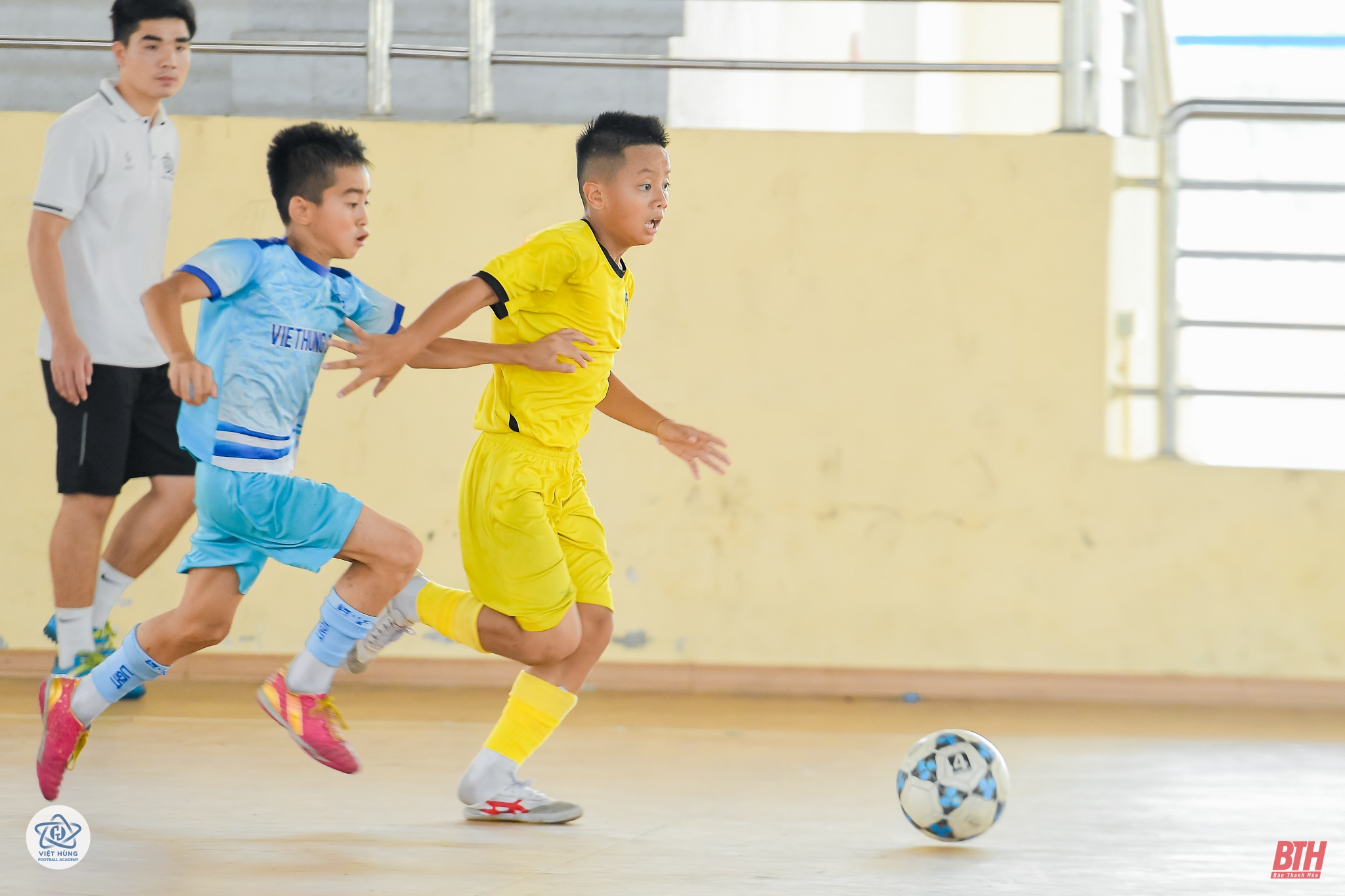 Thử thách chờ U11 Việt Hùng nhà cái m88 Hoá tại Vòng loại giải Bóng đá Nhi đồng toàn quốc 2024