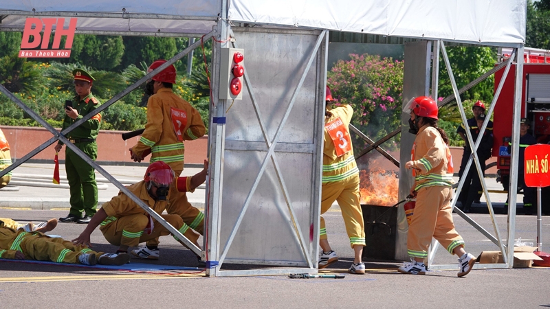 Thanh Hóa xếp thứ 3 phần thi thực hành tại Hội thi nghiệp vụ chữa cháy và CNCH “Tổ liên gia an toàn PCCC” toàn quốc khu vực III năm 2024