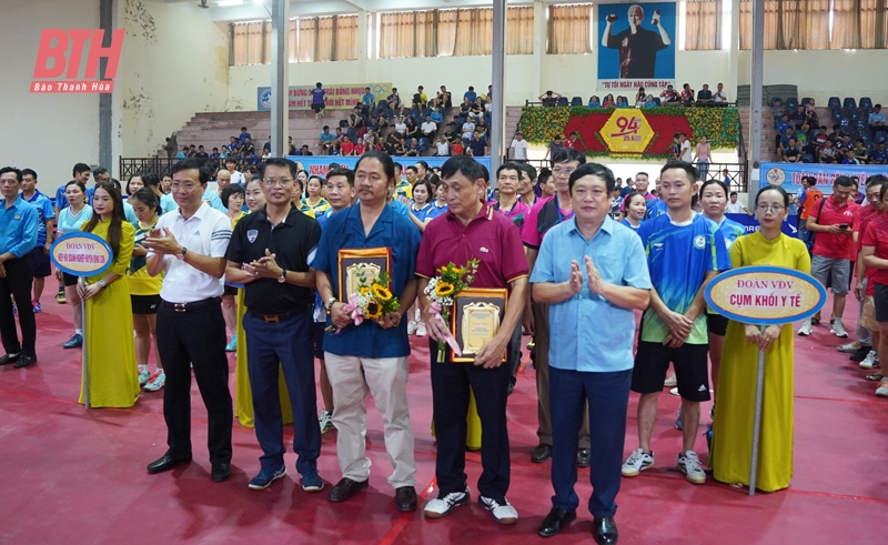 Đông Sơn: Sôi nổi Hội thao công nhân, viên chức, lao động và Giải bóng bàn mở rộng năm 2024 