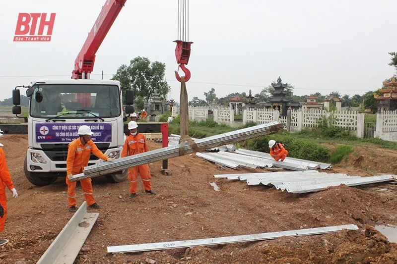 Nghĩa cử trên công trường Đường dây 500kV mạch 3
