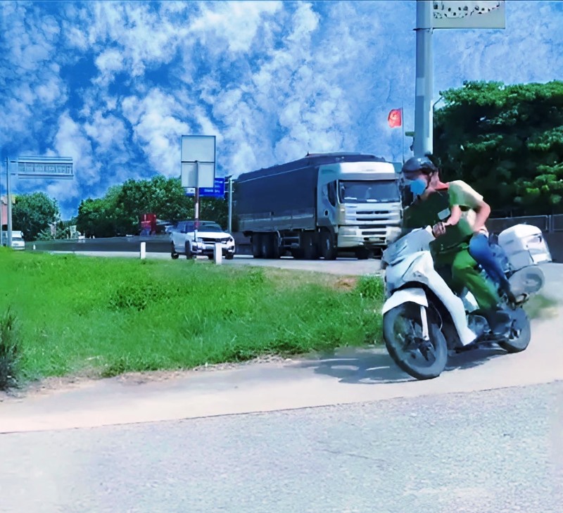 Kịp thời đưa thí sinh ngủ quên đến trường m m88