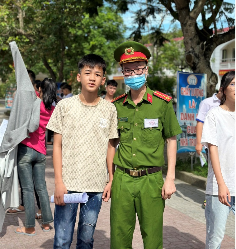 Kịp thời đưa thí sinh ngủ quên đến trường m m88