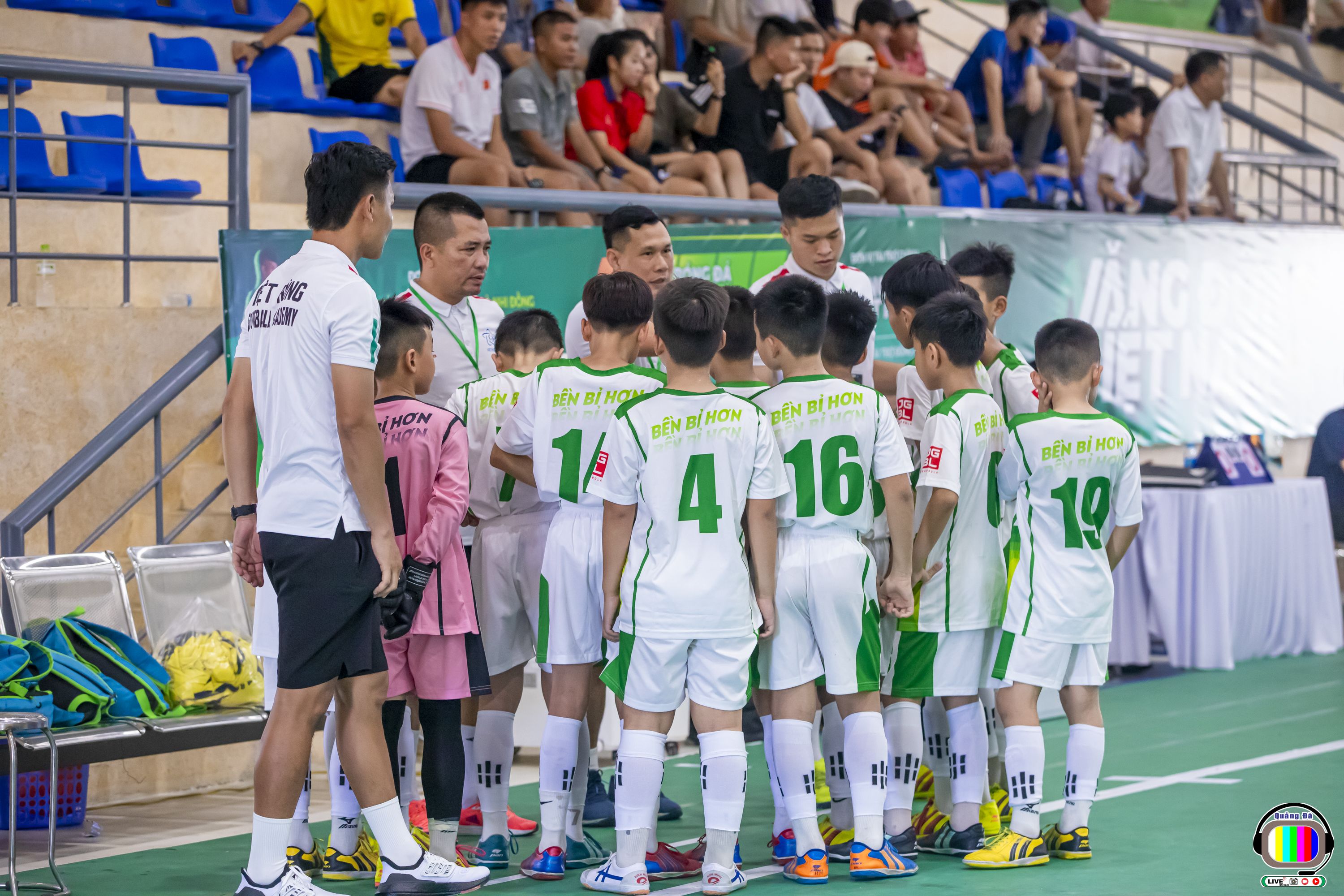 Thắng đậm U11 LPBank HAGL, U11 Việt Hùng Thanh Hóa củng cố ngôi đầu bảng F