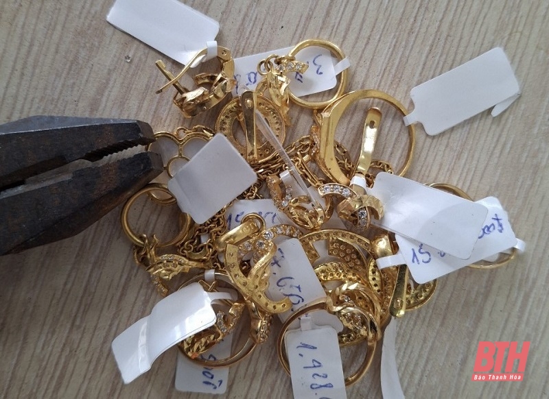 Xử phạt 5 cơ sở kinh doanh vàng, trang sức mỹ nghệ giả mạo nhãn hiệu hàng hóa