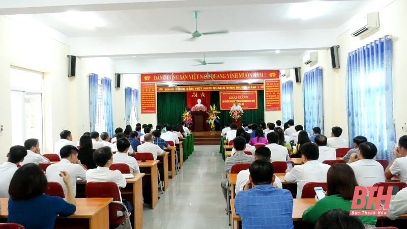 Bồi dưỡng cán bộ dự nguồn Ban Chấp hành Đảng bộ và các chức danh lãnh đạo, quản lý huyện Lang Chánh