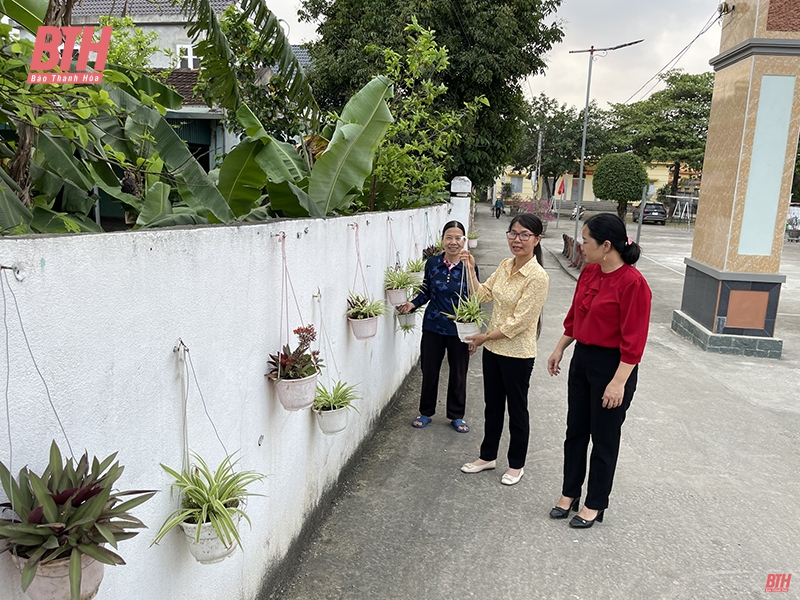 Nữ bí thư chi bộ gương mẫu, năng động