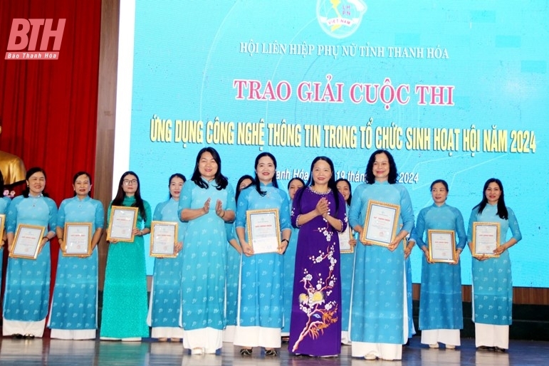 Trao giải cuộc thi ứng dụng CNTT trong tổ chức sinh hoạt Hội Phụ nữ
