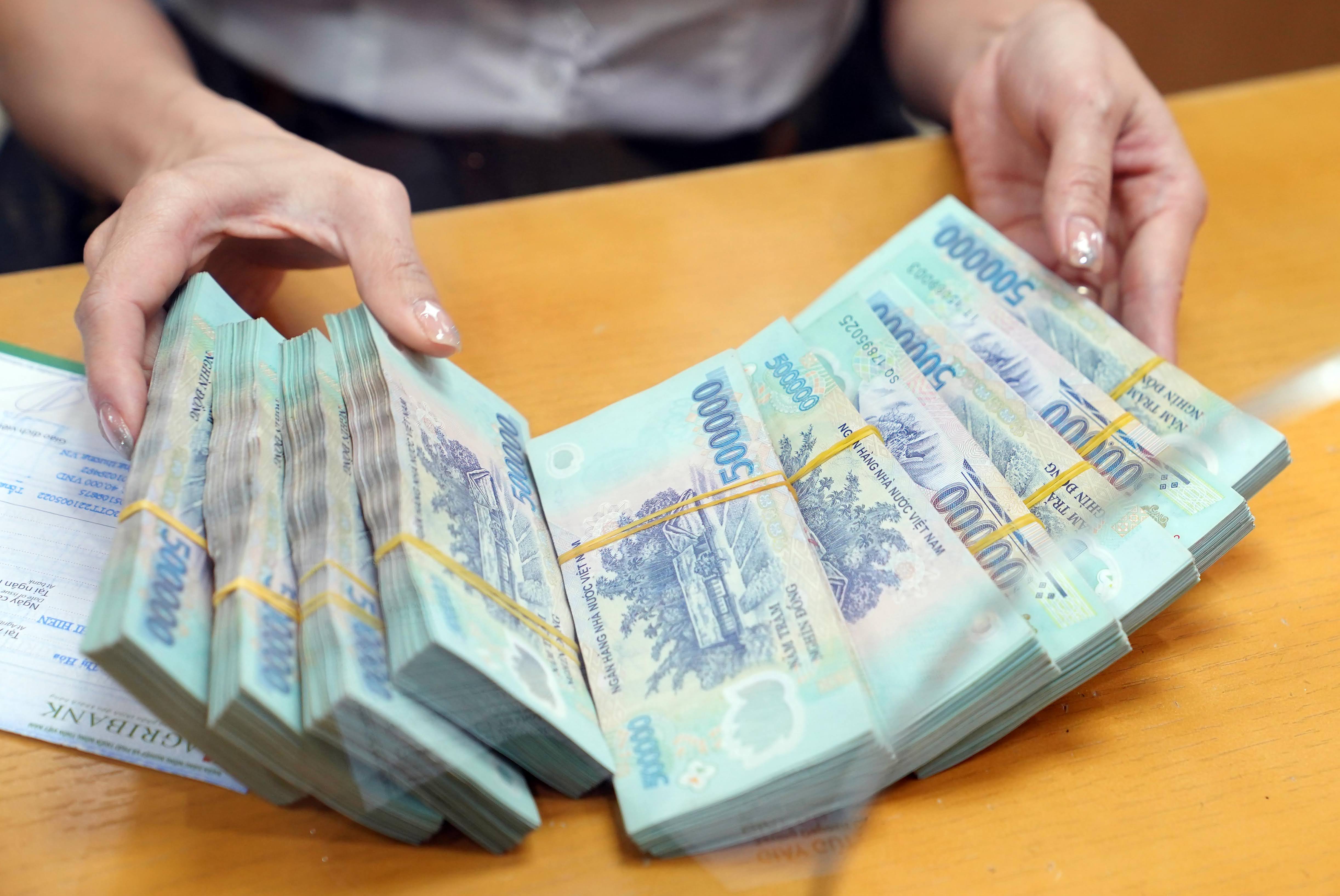 Tăng lương cơ sở lên 2,34 triệu đồng từ 1/7