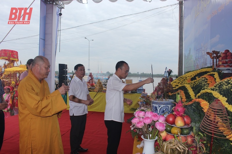 Đặc sắc lễ hội cầu ngư - bơi trải TP Sầm Sơn 2024