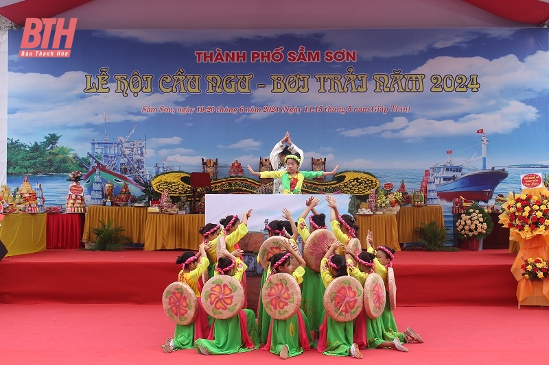 Đặc sắc lễ hội cầu ngư - bơi trải TP Sầm Sơn 2024