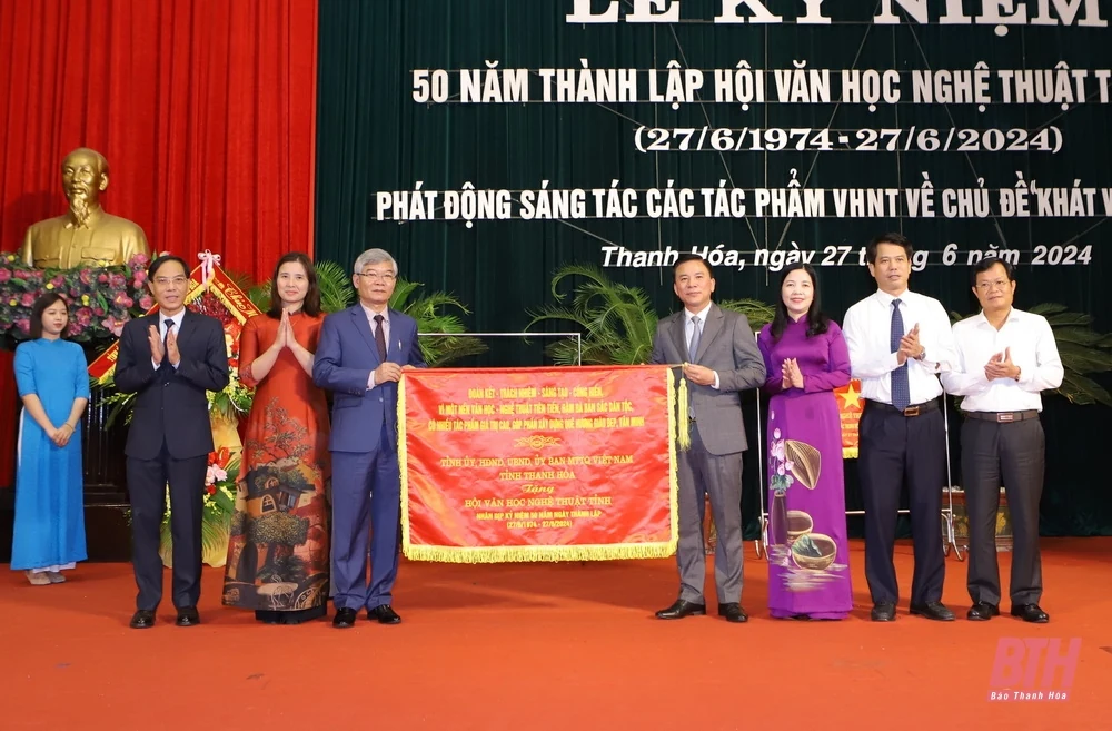 “Đoàn kết - Trách nhiệm - Sáng tạo - Cống hiến, vì một nền văn học - nghệ thuật tiên tiến, đậm đà bản sắc dân tộc, có nhiều tác phẩm giá trị cao, góp phần xây dựng quê hương giàu đẹp, văn minh” <sup>(*)</sup>