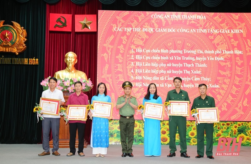 Biểu dương hội viên CCB, nông dân, phụ nữ điển hình tiên tiến trong phong trào toàn dân bảo vệ ANTQ