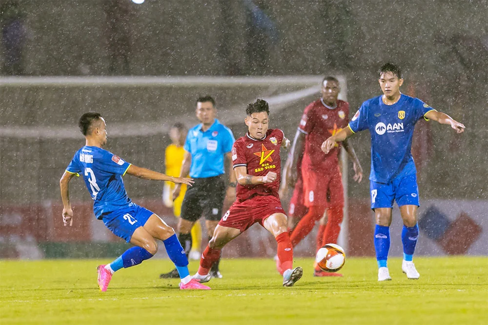 Vòng 25 V.League 1: Thép Xanh Nam Định sẽ đăng quang ngôi vô địch trước 1 vòng đấu?