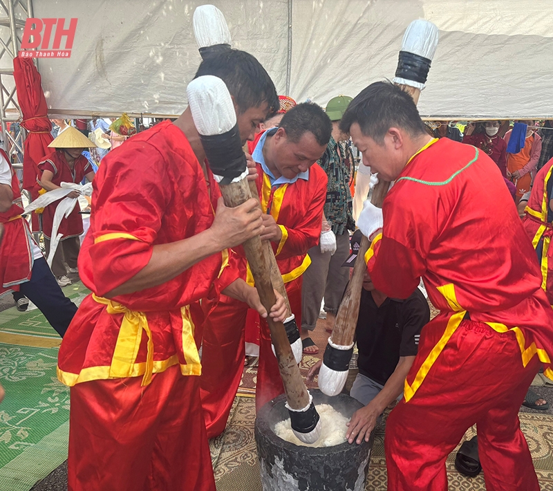 Từ nghi thức cầu mưa đến lễ hội bánh chưng - bánh giầy trên thành phố biển Sầm Sơn