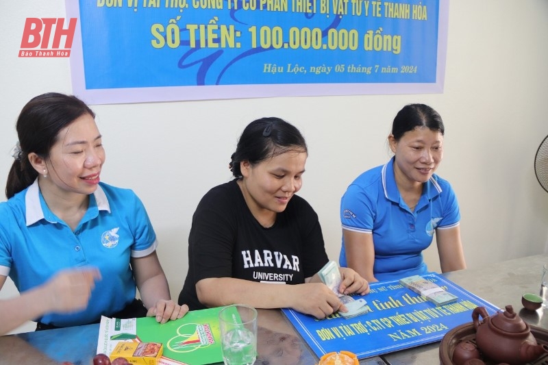 Bàn giao mái ấm tình thương cho hội viên phụ nữ thuộc gia đình chính sách huyện Hậu Lộc