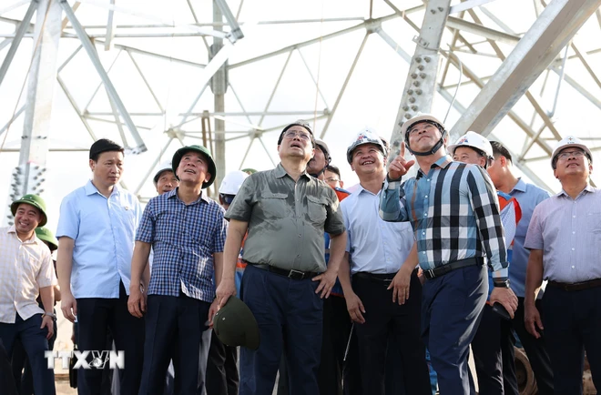 Quyết tâm khánh thành đường dây 500kV Quảng Trạch-Phố Nối trong tháng 7