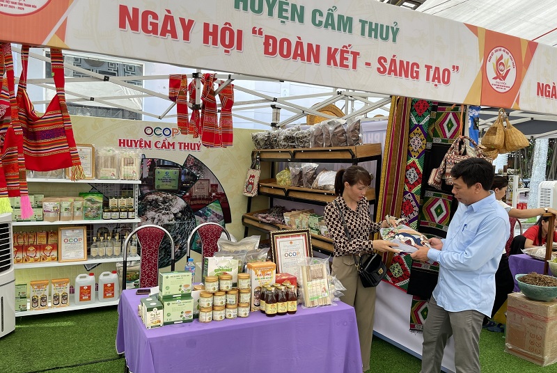 Trưng bày sản phẩm OCOP tiêu biểu tại Đại hội đại biểu MTTQ Việt Nam tỉnh lần thứ XV