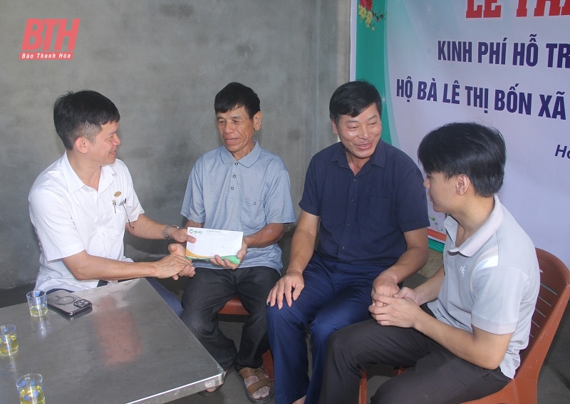 Tập đoàn Medipha trao tặng m88 link mới nhất phí hỗ trợ xây dựng nhà tình nghĩa tại xã Hoằng Ngọc