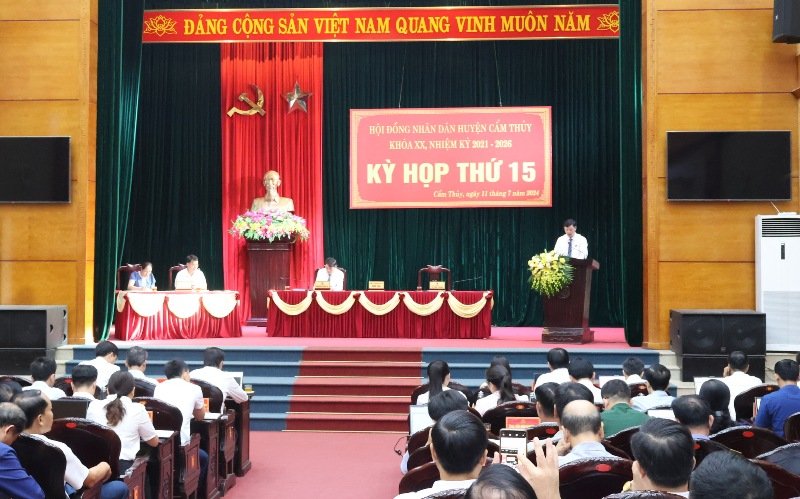 Kỳ họp thứ 15 HĐND huyện Cẩm Thủy thông qua 7 Nghị quyết quan trọng