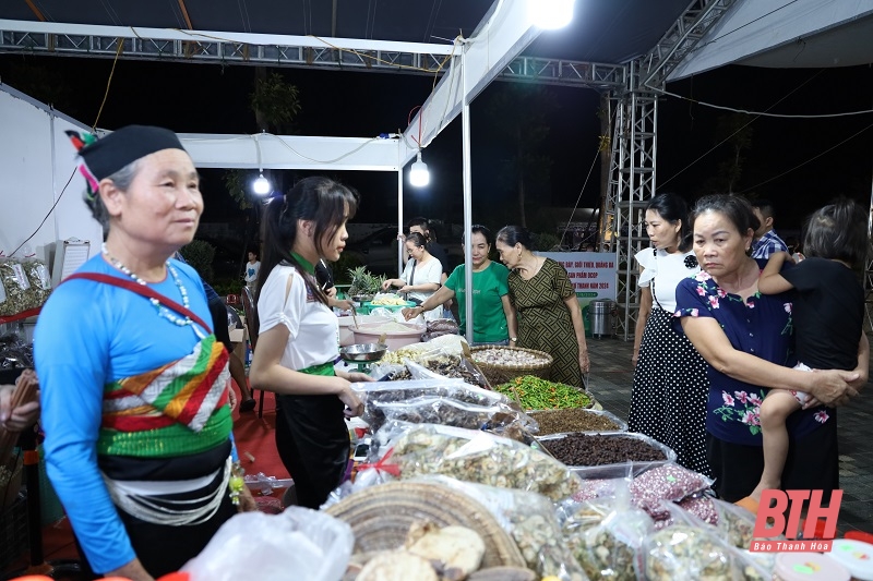 Hơn 100 gian hàng tham gia Chợ trưng bày, giới thiệu, quảng bá các sản phẩm OCOP và ẩm thực xứ Thanh năm 2024 