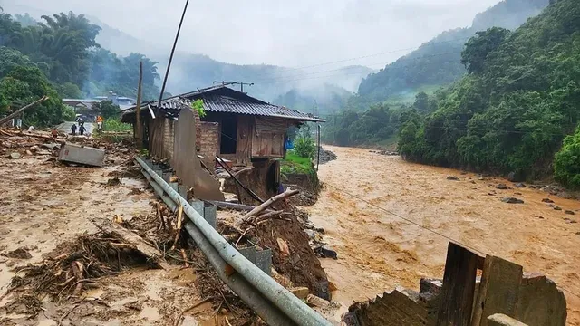 Nguy cơ rất cao lũ quét, sạt lở đất tại Hòa Bình, Thanh Hóa, Nghệ An