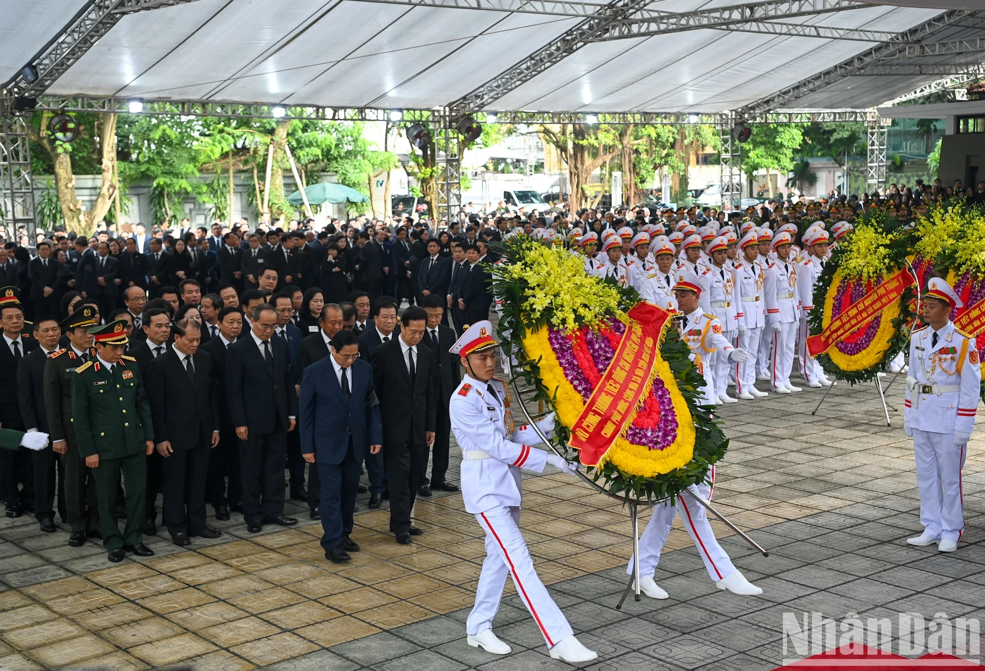 [Ảnh] Lãnh đạo Đảng, Nhà nước và Mặt trận Tổ quốc viếng Tổng Bí thư Nguyễn Phú Trọng