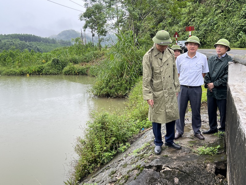 Phó Chủ tịch UBND tỉnh Lê Đức Giang kiểm tra một số công trình trọng điểm phòng, chống thiên tai