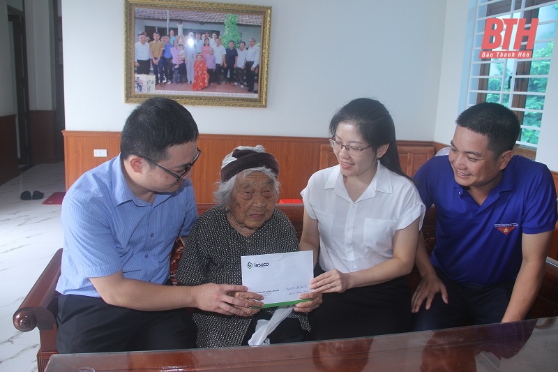 Công ty CP Mía đường Lam Sơn tổ chức thăm, tặng quà nhân dịp kỷ niệm Ngày Thương binh - Liệt sỹ