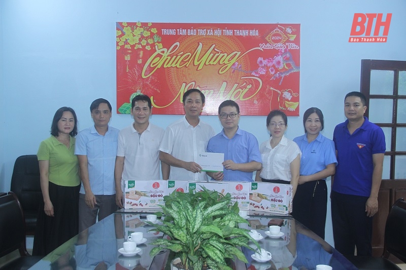 Công ty CP Mía đường Lam Sơn tổ chức thăm, tặng quà nhân dịp kỷ niệm Ngày Thương binh - Liệt sỹ