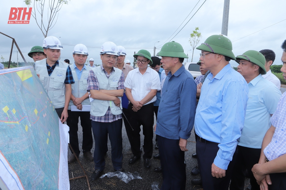 Bí thư Tỉnh ủy Đỗ Trọng Hưng kiểm tra các công trình trọng điểm tại huyện Hoằng Hóa và Nga Sơn