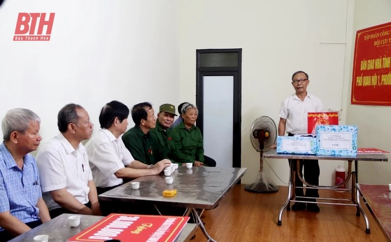 Trao kinh phí xây nhà và hỗ trợ cựu TNXP đặc biệt khó khăn