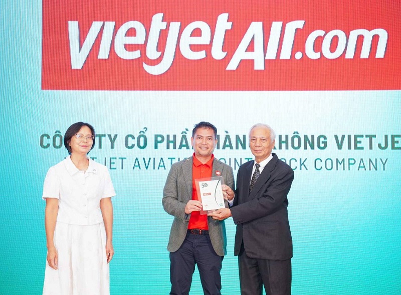 Vietjet được vinh danh trong Top 50 doanh nghiệp phát triển bền vững tiêu biểu 2024