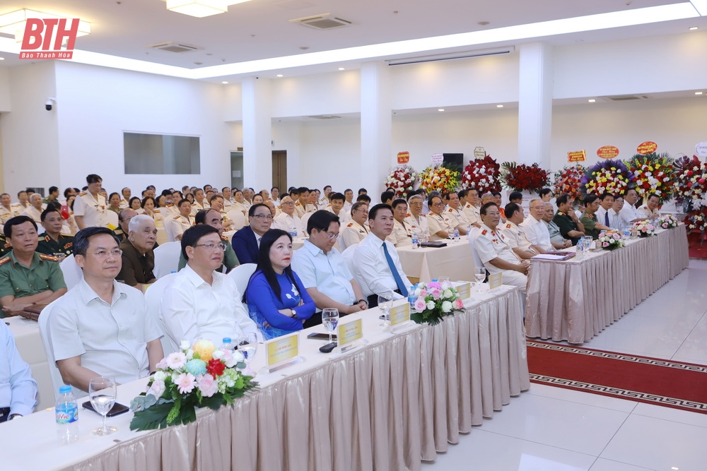 Lãnh đạo tỉnh gặp mặt thân mật các tướng lĩnh, sĩ quan công an, quân đội, các doanh nghiệp đồng hương Thanh Hóa tại Hà Nội