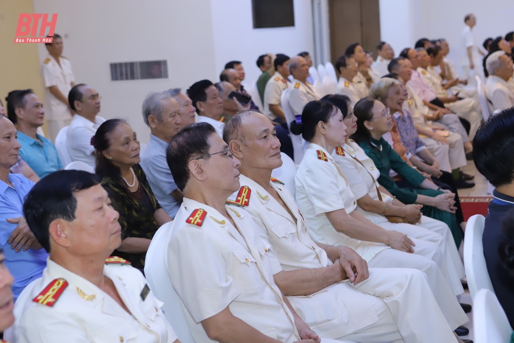 Lãnh đạo tỉnh gặp mặt thân mật các tướng lĩnh, sĩ quan công an, quân đội, các doanh nghiệp đồng hương Thanh Hóa tại Hà Nội