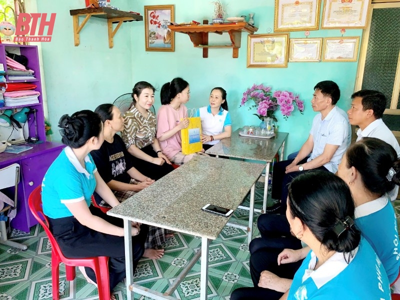 Lãnh đạo Hội LHPN tỉnh thăm, tặng quà nạn nhân chất độc da cam/dioxin