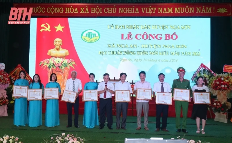 Xã Nga An đón nhận quyết định xã đạt chuẩn NTM kiểu mẫu