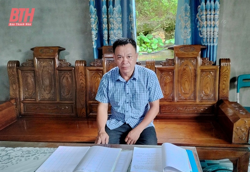Bí thư bản Lốc vận động bà con xây dựng nông thôn mới
