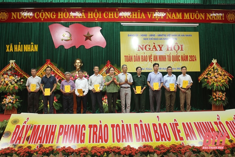 Phó Chủ tịch Thường trực UBND tỉnh Nguyễn Văn Thi dự “Ngày hội toàn dân bảo vệ an ninh Tổ quốc” năm 2024 tại xã Hải Nhân