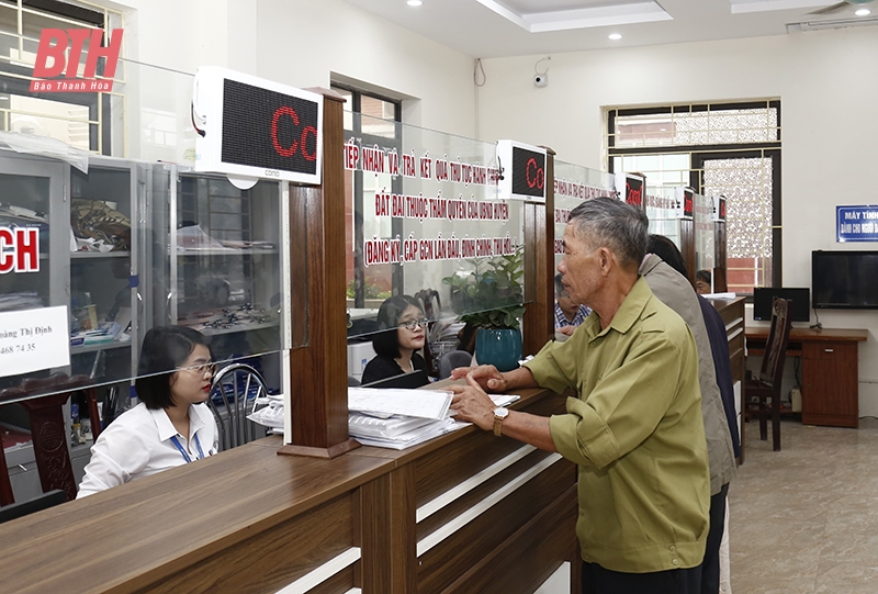 Lấy người dân làm trung tâm phục vụ
